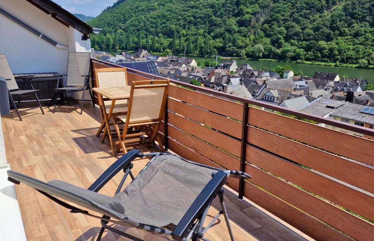 Riesling Appartement For 2 - 4 People - Billiards - Balcony With Mosel View - Parking - Wine Barrel Bar - Fully Equipped Kitchen - Netflix - Waiputv - 3 Km From Cochem Klotten Luaran gambar