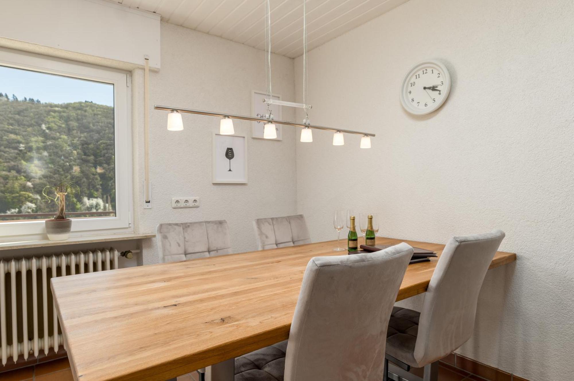 Riesling Appartement For 2 - 4 People - Billiards - Balcony With Mosel View - Parking - Wine Barrel Bar - Fully Equipped Kitchen - Netflix - Waiputv - 3 Km From Cochem Klotten Luaran gambar